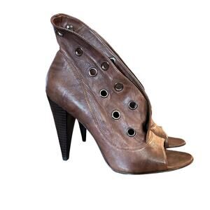 Report Signature Silver Eyelet Stiletto Heels - Size 8.5